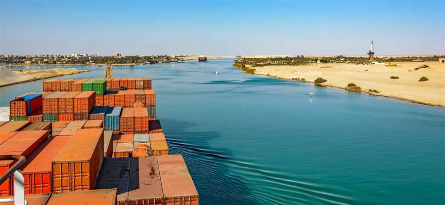 Trump calls for free passage of US ships through Panama, Suez Canals

